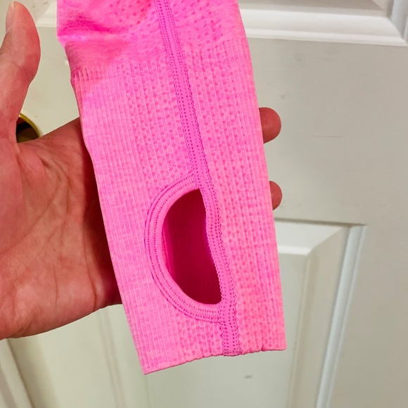 VS PINK Work-out crop top small - Picture 5 of 5